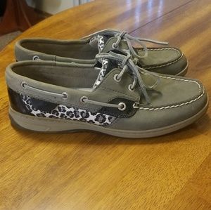 Grey/leopard Sperry